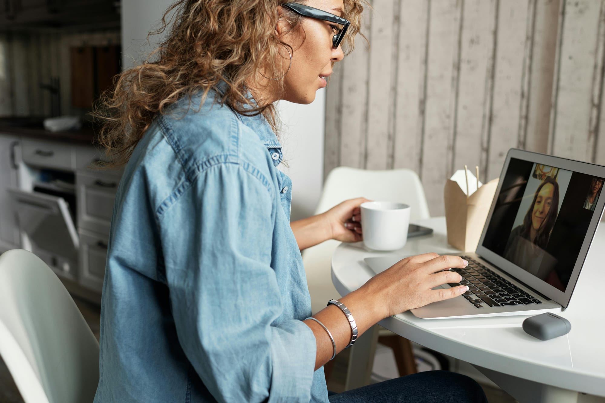 Interest tags, matching and chat rooms: what is the difference?